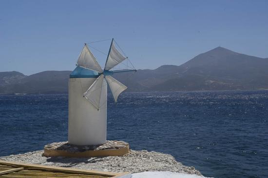 28 - Le fameux moulin des Cyclades